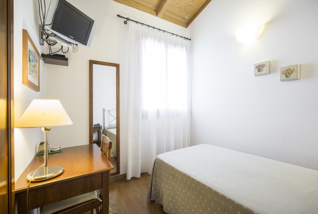 Agriturismo Gaggioli Borgo Delle Vigne 졸라프레도사 외부 사진