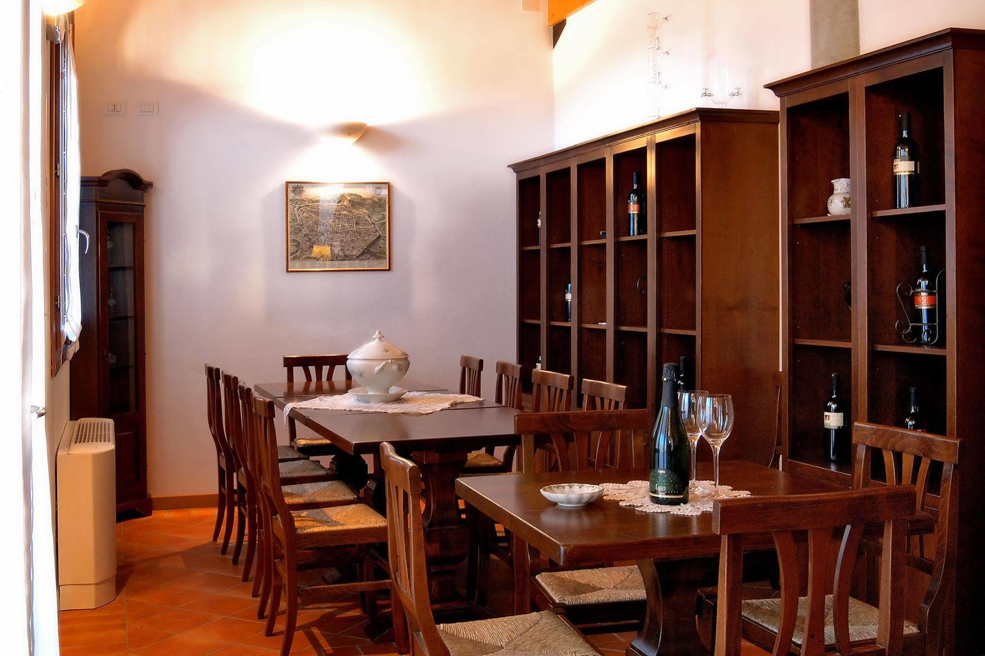 Agriturismo Gaggioli Borgo Delle Vigne 졸라프레도사 외부 사진